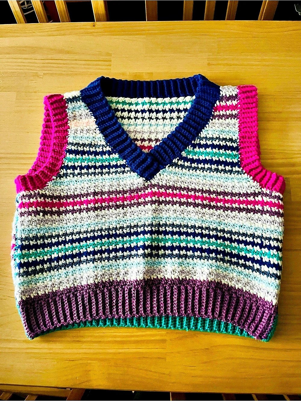 Vintage Handmade Crochet Striped Cropped V-Neck Vest sz M/L 70’s 90’s Like New!!